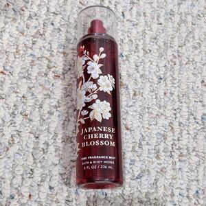 Bath & Body Works Japanese Cherry Blossom Mist - Deep Red